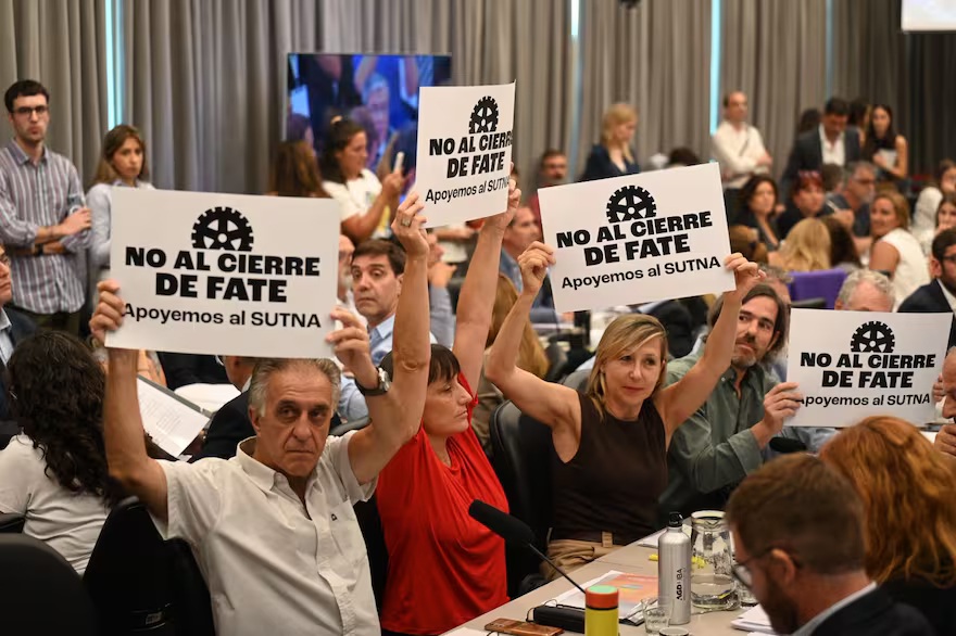 El oficialismo y sus aliados obtuvieron dictamen de la reforma laboral y buscarán aprobarlo este jueves en el recinto Delincuentes 1