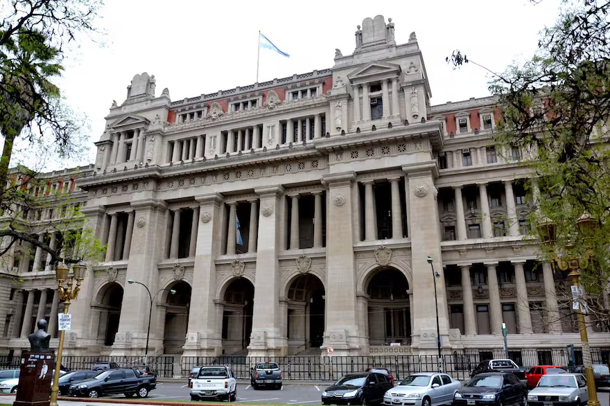 Tribunales