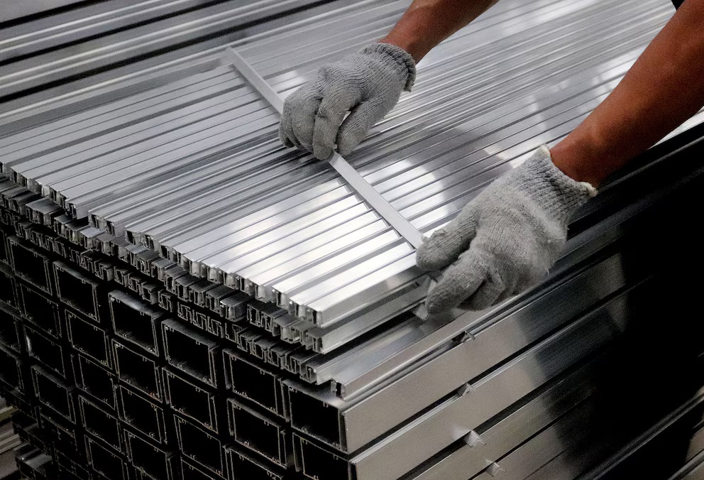 Un sector industrial clave cayó 4,1% en marzo y el uso de la capacidad instalada está en su menor nivel en 4 años Fabricantes