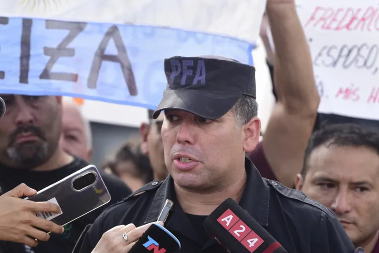 Policia